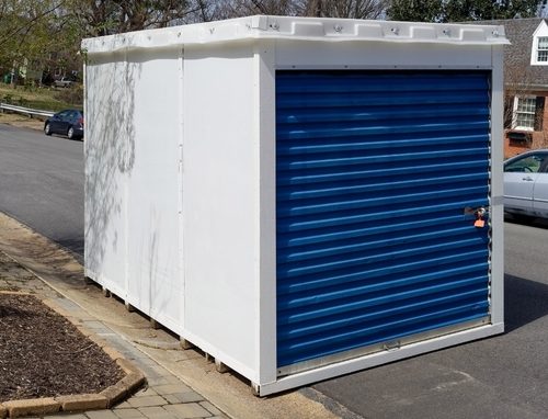 Temporary,Storage,Unit,At,Curbside,In,Residential,Neighborhood.